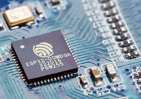 Image: Wi-Fi / Bluetooth chip on PCB